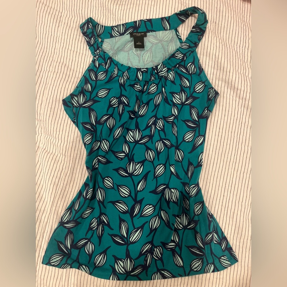 ann taylor women’s teal leaf print scoop-neck tank top with gathered neckline